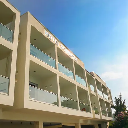 Socrates Plaza Lejlighedshotel Prínos