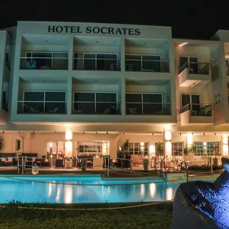 Socrates Plaza 2* Prínos