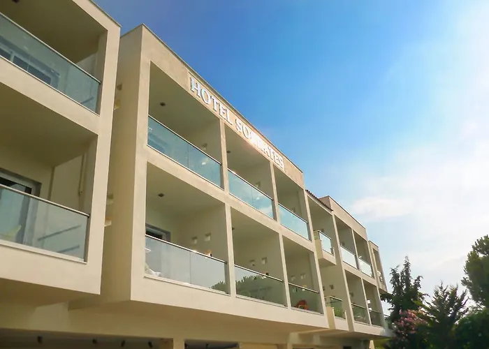 Socrates Plaza Aparthotel Prínos