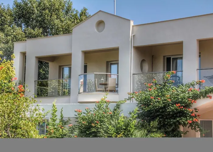 Aparthotel Socrates Plaza Prínos